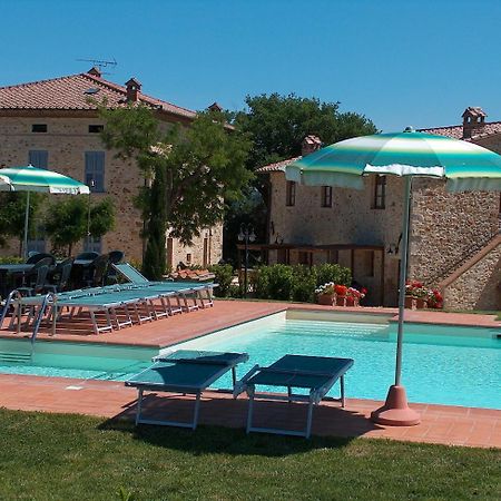Borgo Il Villino Pension Casole dʼElsa Buitenkant foto
