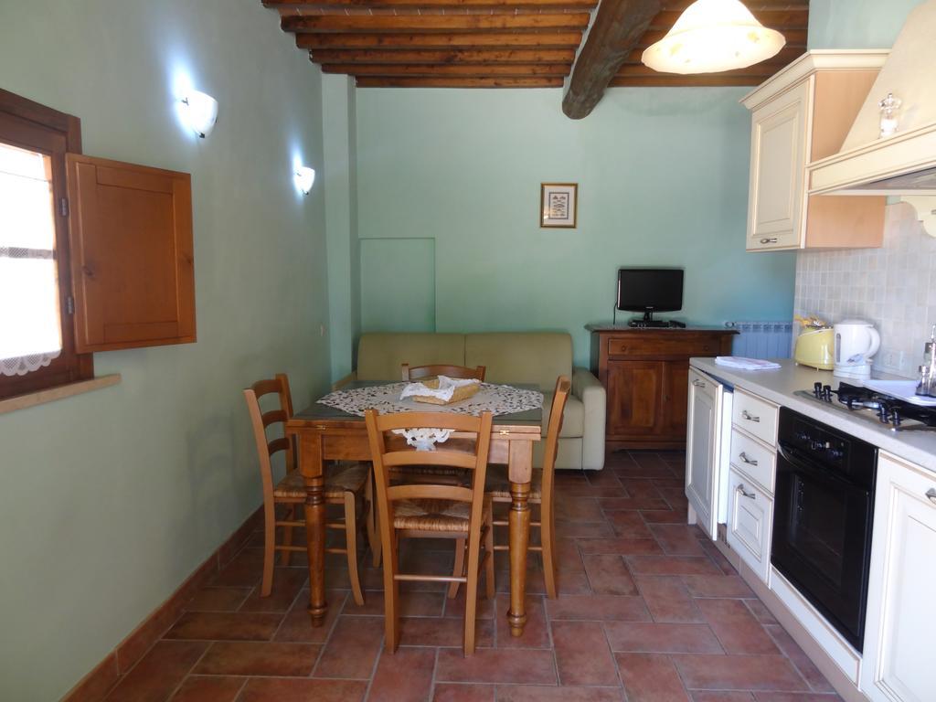 Borgo Il Villino Pension Casole dʼElsa Buitenkant foto