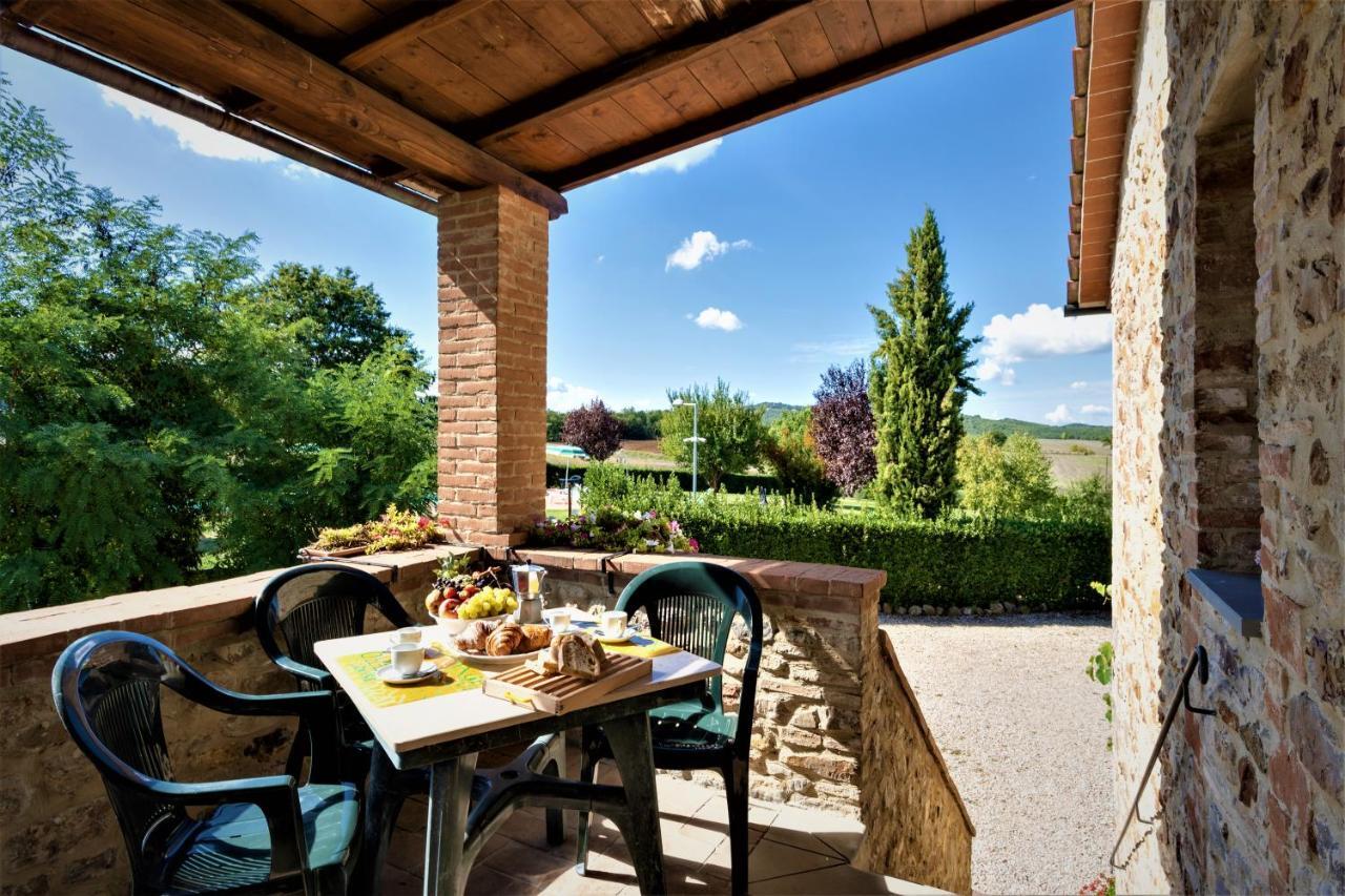 Borgo Il Villino Pension Casole dʼElsa Buitenkant foto