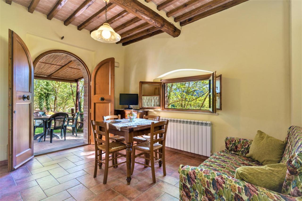 Borgo Il Villino Pension Casole dʼElsa Buitenkant foto