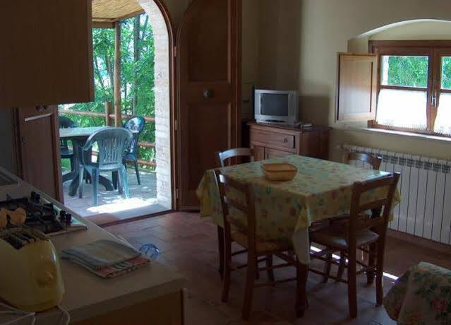Borgo Il Villino Pension Casole dʼElsa Buitenkant foto